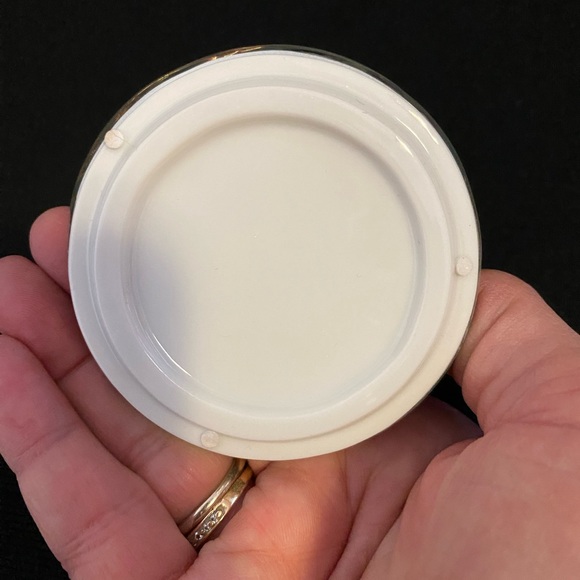 Christian Riese Lassen Porcelain Music Box.Dolphin Majesty.  Dated 2002 - Picture 6 of 8